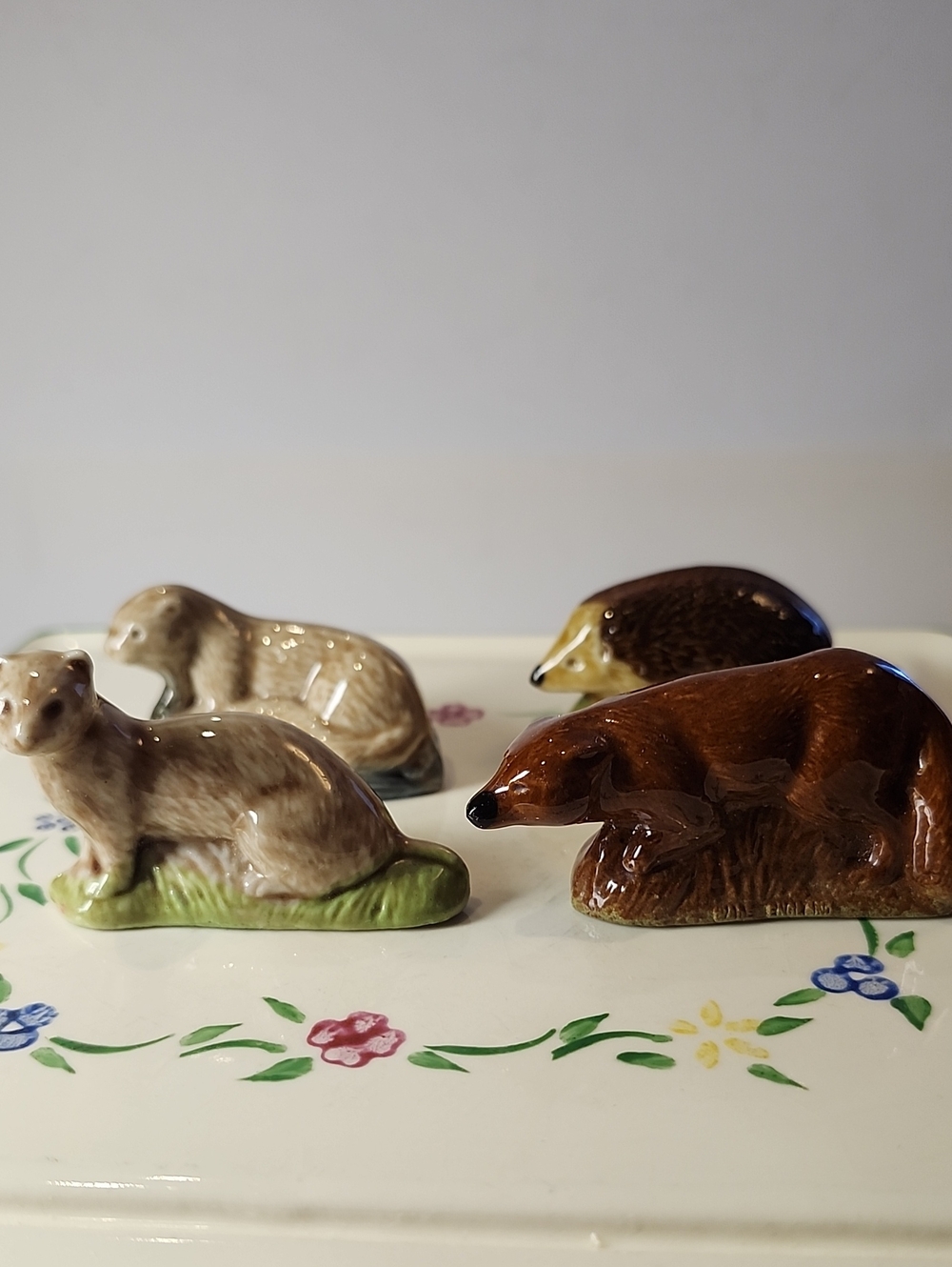 Wade Whoppas England Ceramic Small Pet Figurine Set -4 Brown and Tan